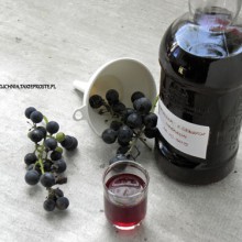 nalewka z ciemnych winogron