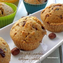 muffinki z orzechami laskowymi i czekolada
